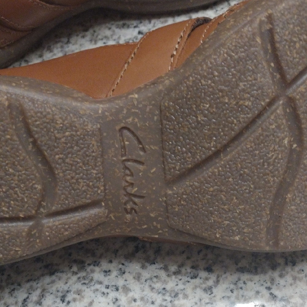 Clarks Brown Leather Crisscross Strap Flats - Picture 5 of 6